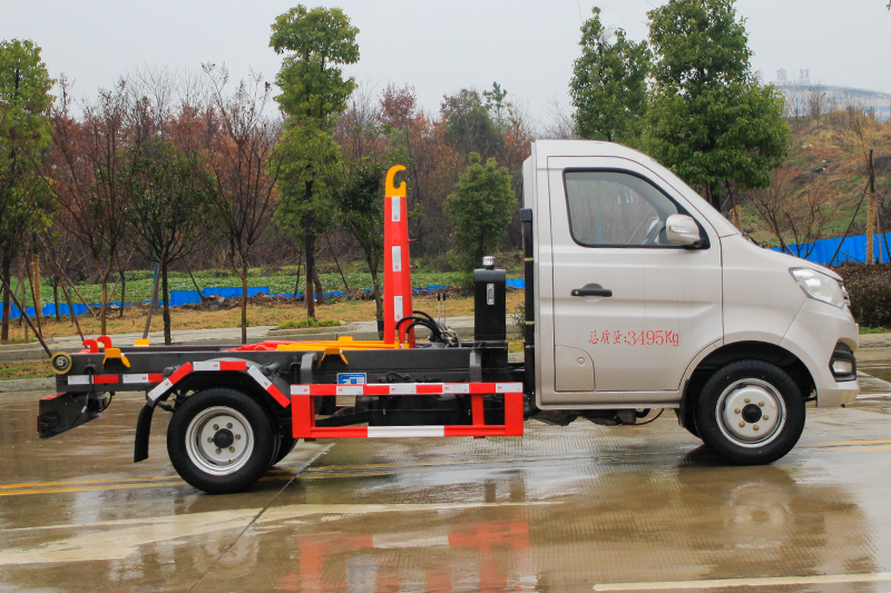 (蓝牌)長(cháng)安勾臂垃圾車(chē)(双轮)(3方)