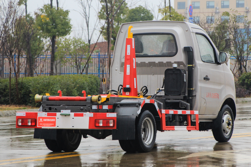 (蓝牌)長(cháng)安勾臂垃圾車(chē)(双轮)(3方)