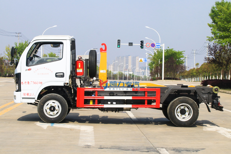 (蓝牌 黄牌)东风小(xiǎo)福瑞卡勾臂垃圾車(chē)(5方)