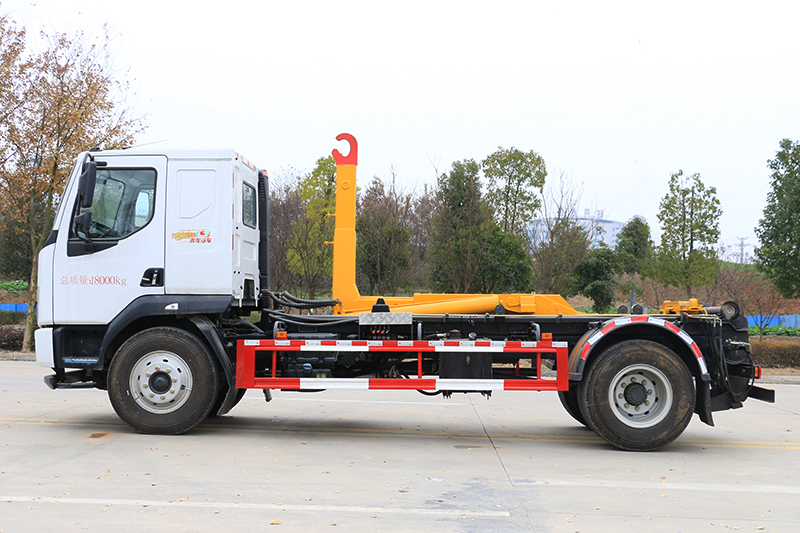 (套臂)东风柳汽乘龙套臂垃圾車(chē)(12方)