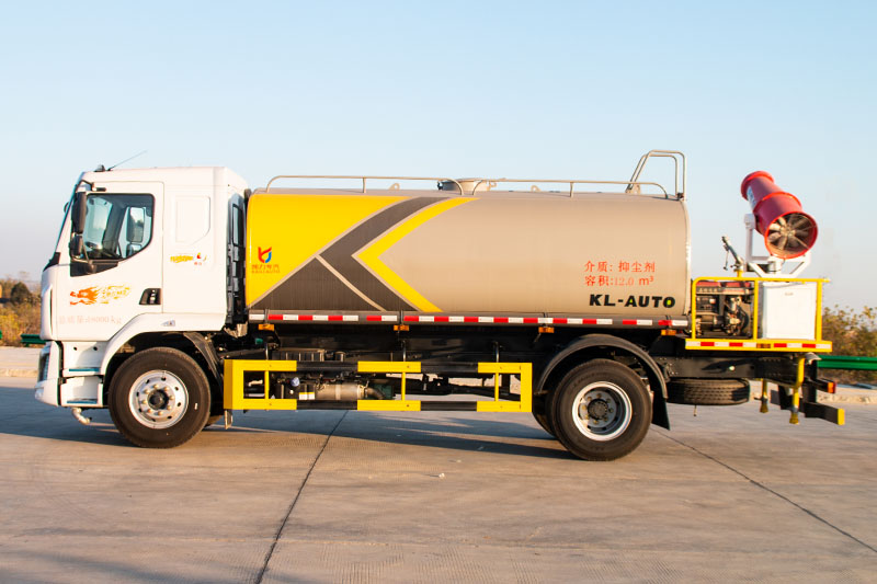 东风柳汽乘龙多(duō)功能(néng)雾炮車(chē)(14.6方)(30米雾炮)