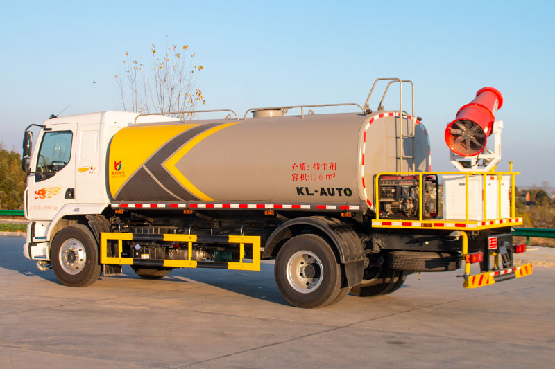 东风柳汽乘龙多(duō)功能(néng)雾炮車(chē)(14.6方)(30米雾炮)